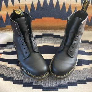 Dr. Martens 1460 Boots Size 7 UK/8M/41 EU